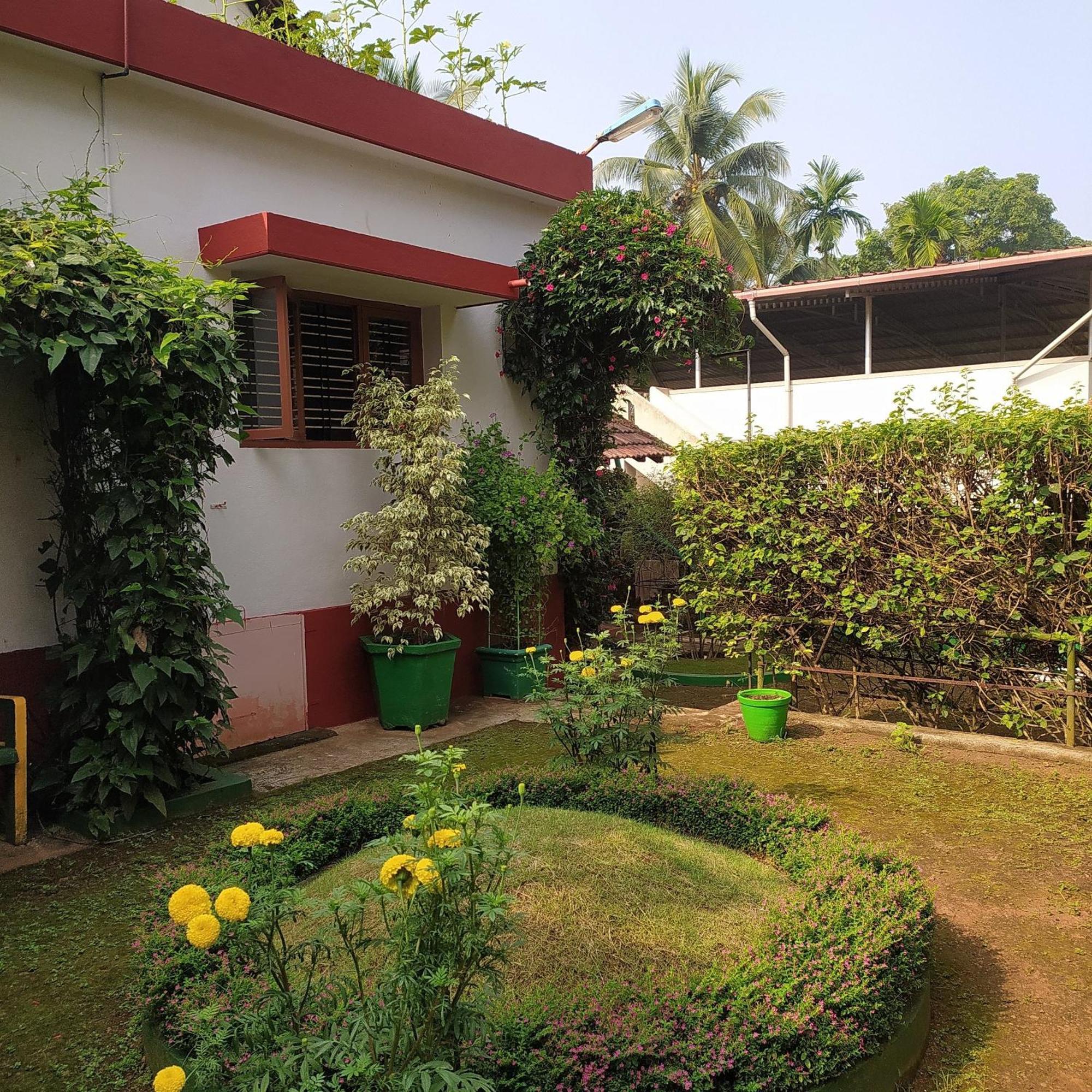 Runnin Airport - Homestay Gurpur Kültér fotó